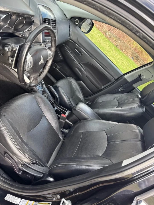 2013 Mitsubishi Outlander - Image 6 of 8