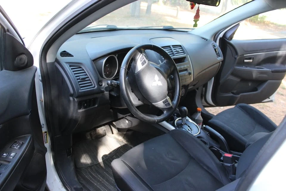 2013 Mitsubishi RVR - Image 4 of 16
