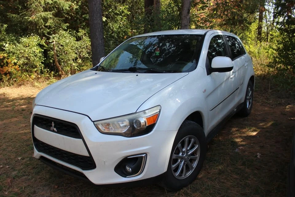 2013 Mitsubishi RVR - Image 2 of 14