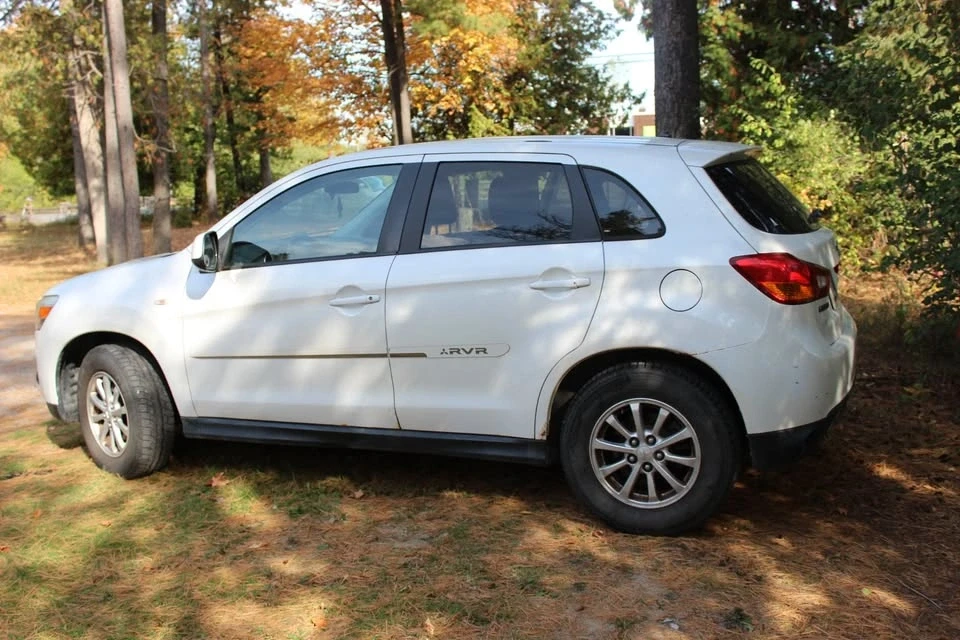 2013 Mitsubishi RVR - Image 6 of 14