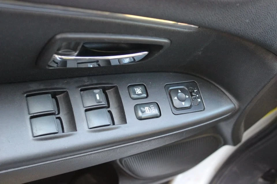 2013 Mitsubishi RVR - Image 11 of 14