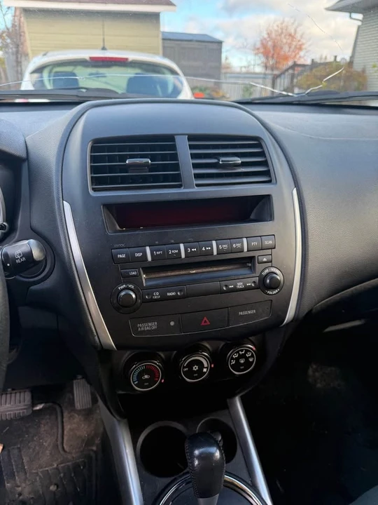 2013 Mitsubishi RVR - Image 12 of 19
