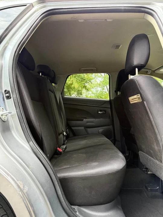 2013 Mitsubishi RVR - Image 10 of 13