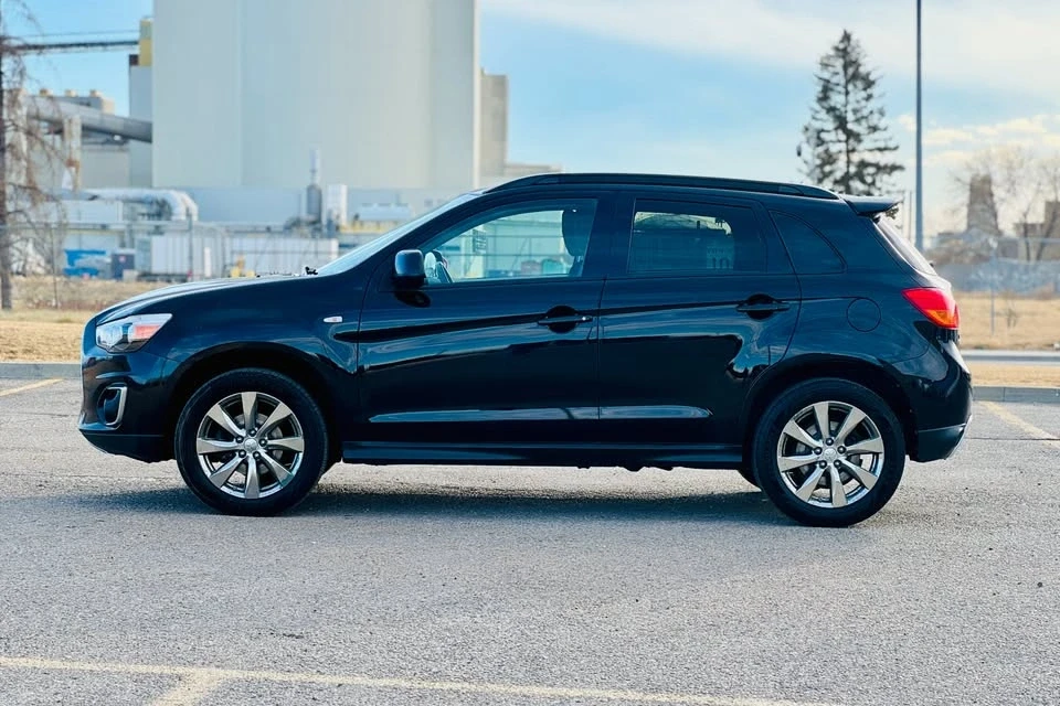 2013 Mitsubishi RVR - Image 2 of 14