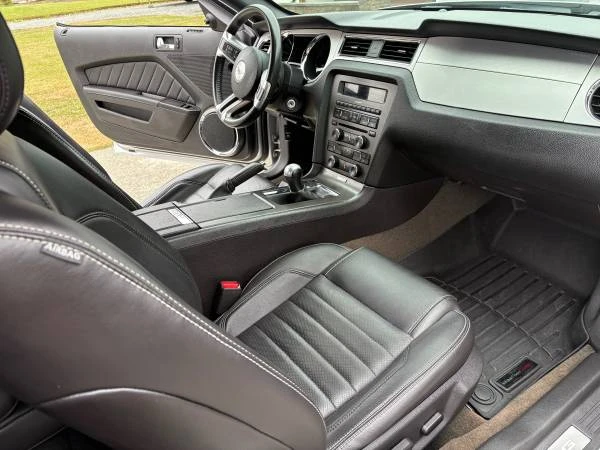 2013 Ford S197 Mustang - Image 9 of 14