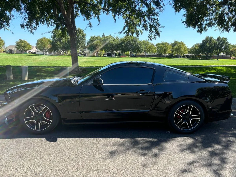 2013 Ford S197 Mustang GT - Image 2 of 15