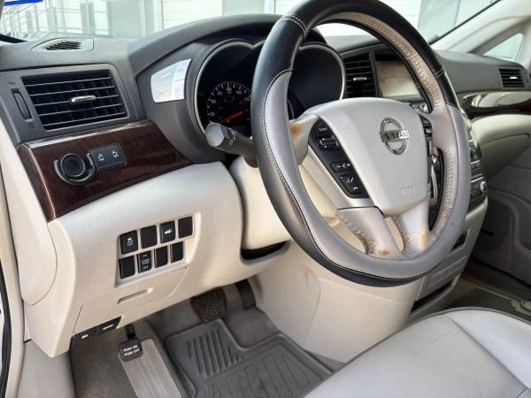 2013 Nissan Quest - Image 9 of 31