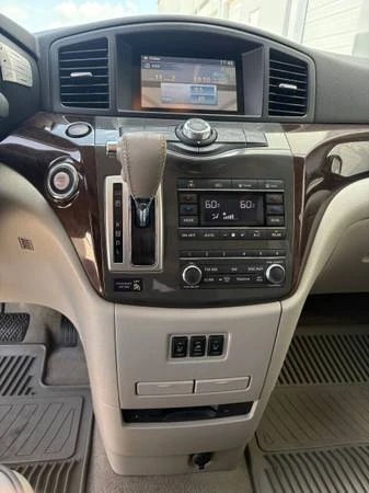 2013 Nissan Quest - Image 11 of 31