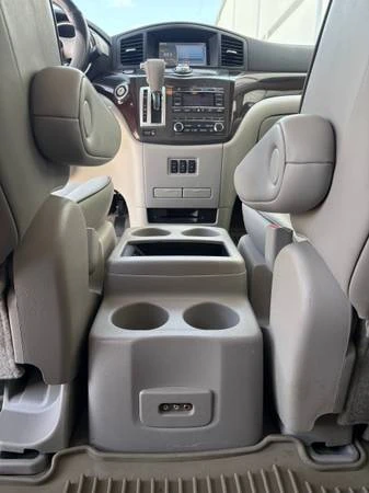 2013 Nissan Quest - Image 17 of 31