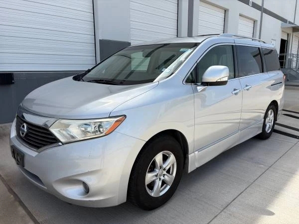 2013 Nissan Quest - Image 2 of 31