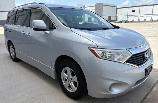 2013 Nissan Quest - Image 7 of 31