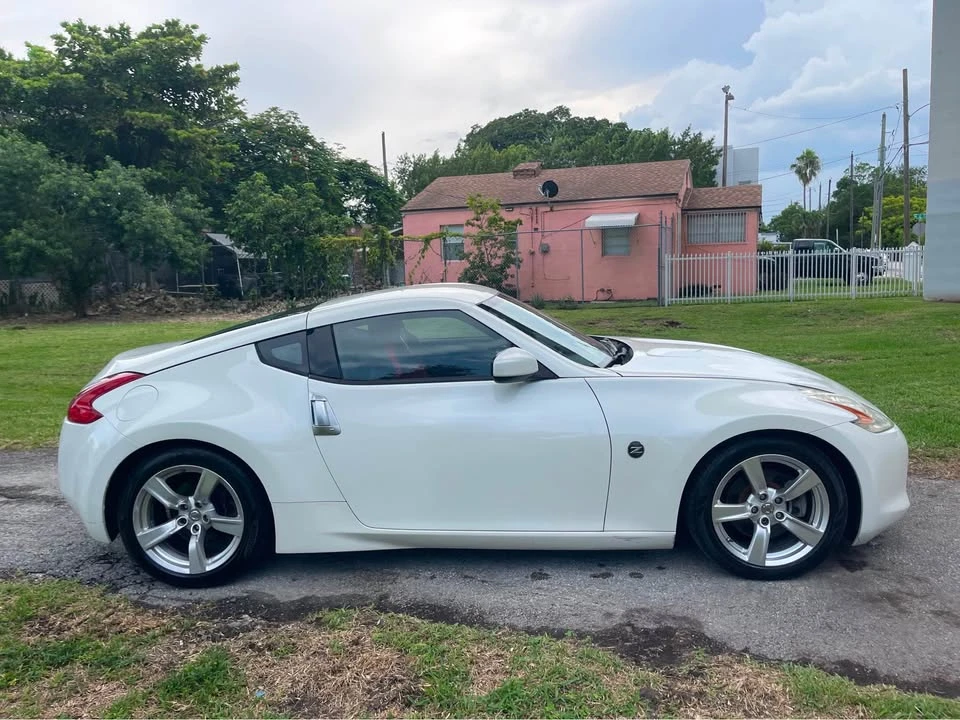 2013 Nissan 370Z 6th Gen - Image 4 of 9