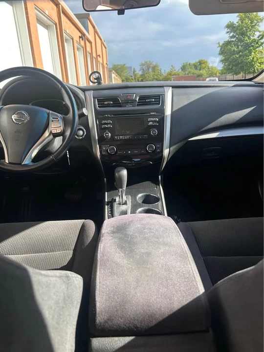 2013 Nissan Altima - Image 11 of 17