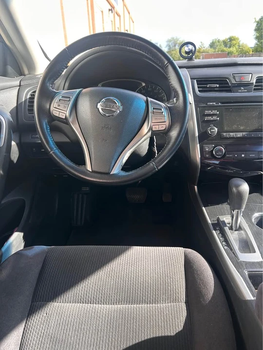 2013 Nissan Altima - Image 12 of 17