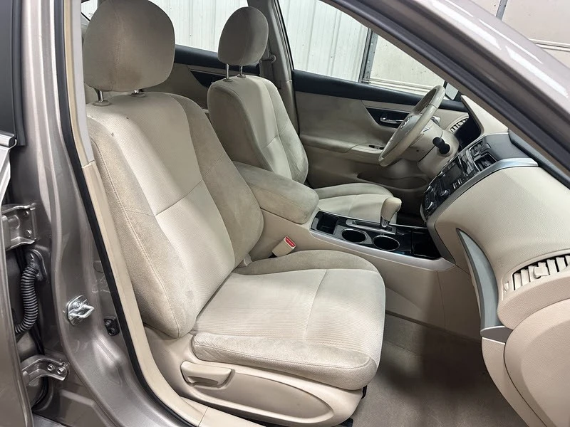 2013 Nissan Altima - Image 17 of 21