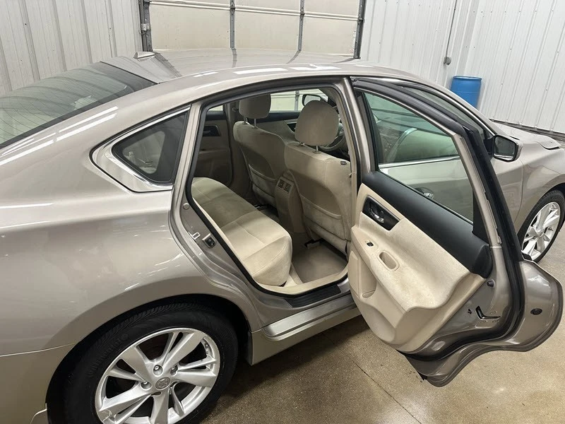 2013 Nissan Altima - Image 14 of 21