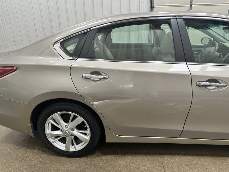2013 Nissan Altima - Image 19 of 21