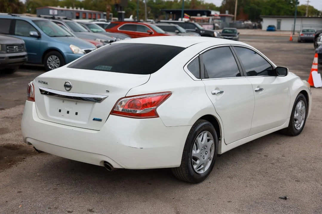 2013 Nissan Altima 5th Gen - Image 11 of 21
