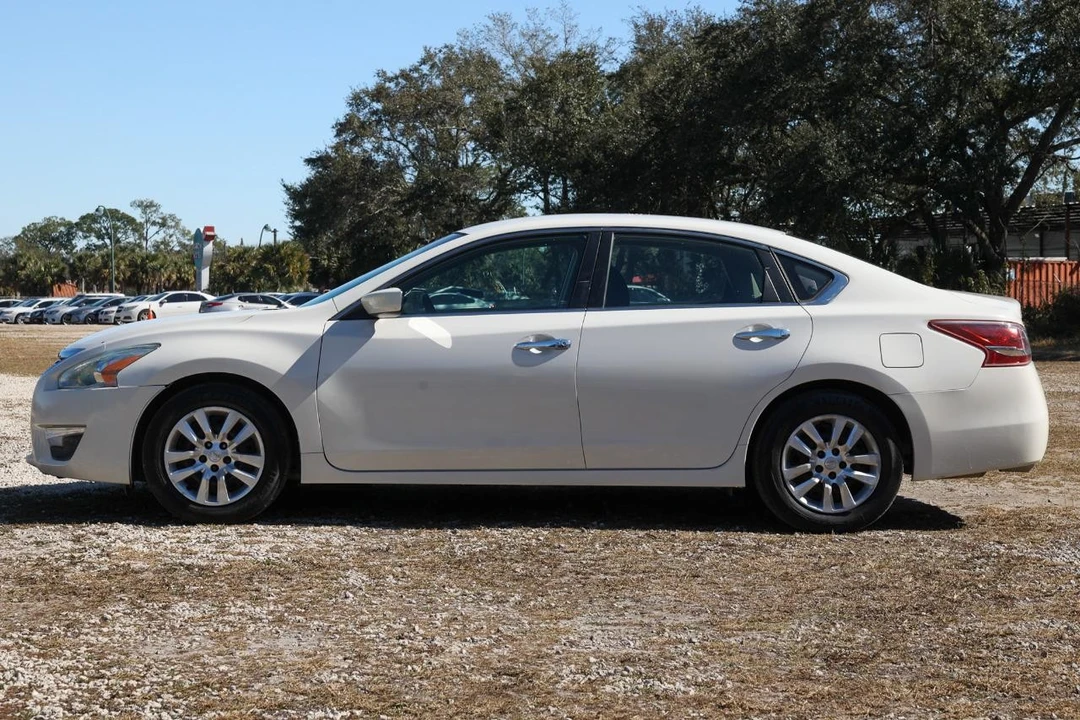 2013 Nissan Altima 5th Gen - Image 3 of 21
