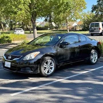 2013 Nissan Altima 2.5 S Coupe 2D