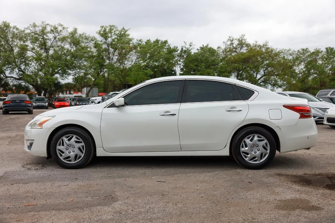 2013 Nissan Altima 5th Gen - Image 3 of 31