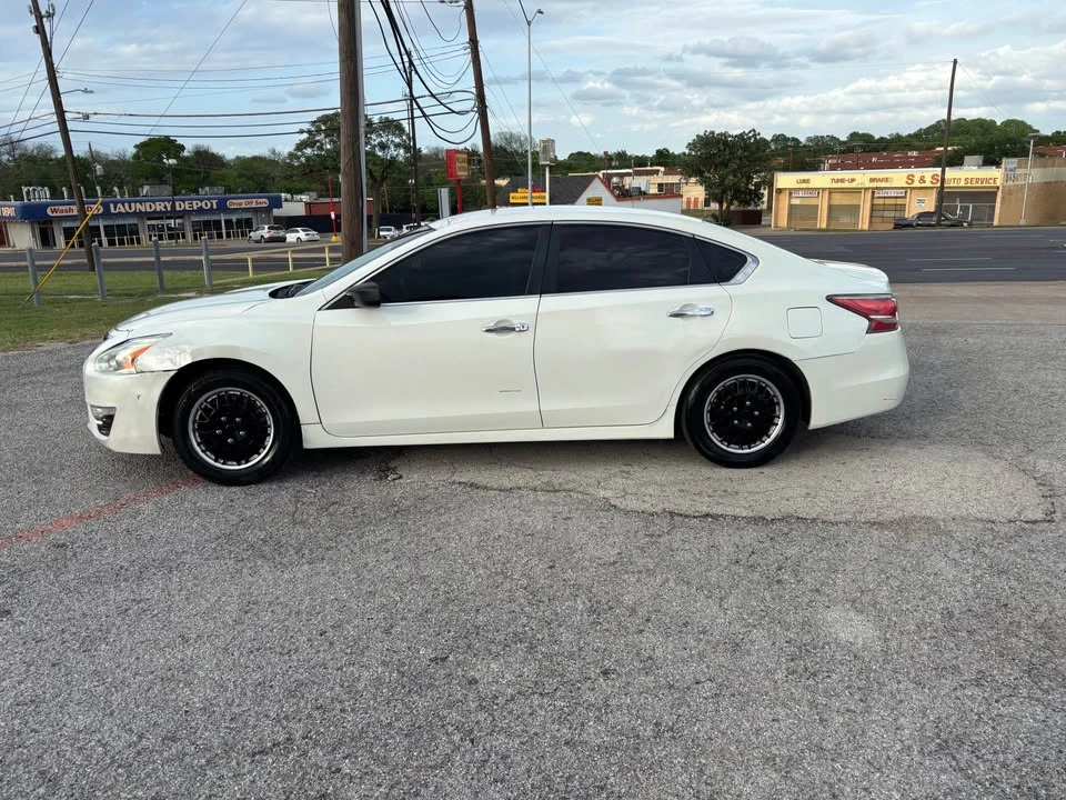 2013 Nissan Altima 5th Gen - Image 4 of 19