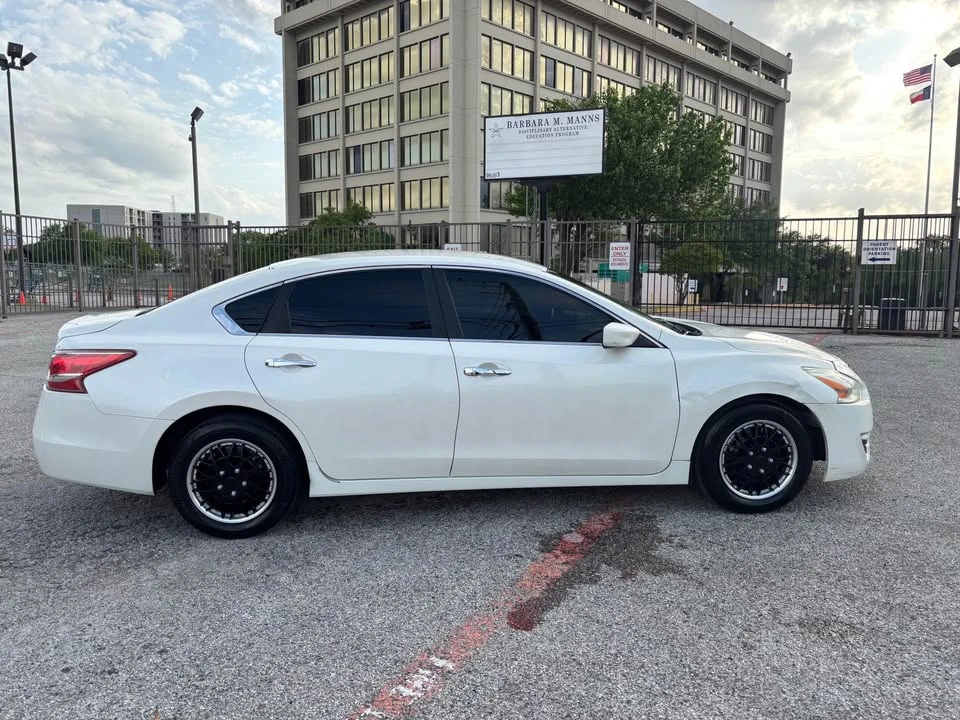 2013 Nissan Altima 5th Gen - Image 11 of 19