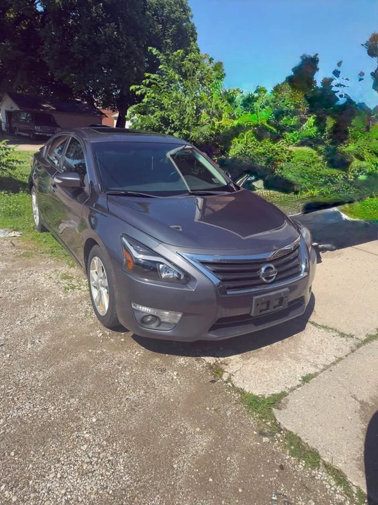 2013 Nissan Altima - Image 4 of 4