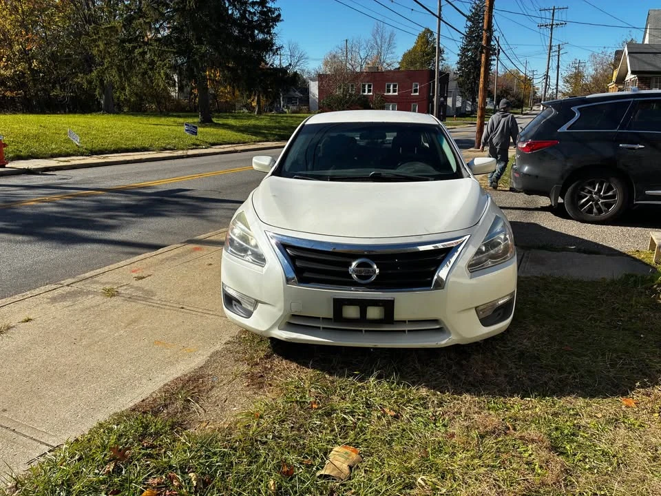 2013 Nissan Altima 5th Gen - Image 2 of 4