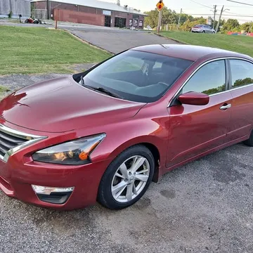 2013 Nissan Altima · 2.5 SV Sedan 4D