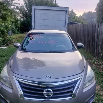 2013 Nissan Altima · 2.5 SV Sedan 4D