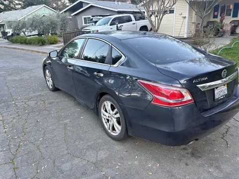 2013 Nissan Altima 3.5 SL Sedan 4D