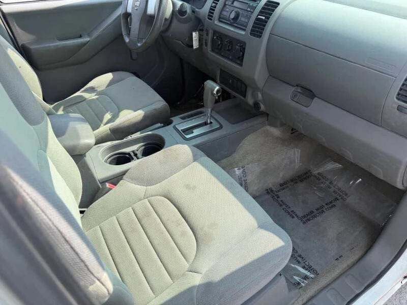 2013 Nissan Frontier 2nd Gen - Image 11 of 12