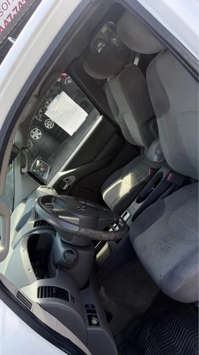 2013 Nissan Frontier 2nd Gen - Image 6 of 10