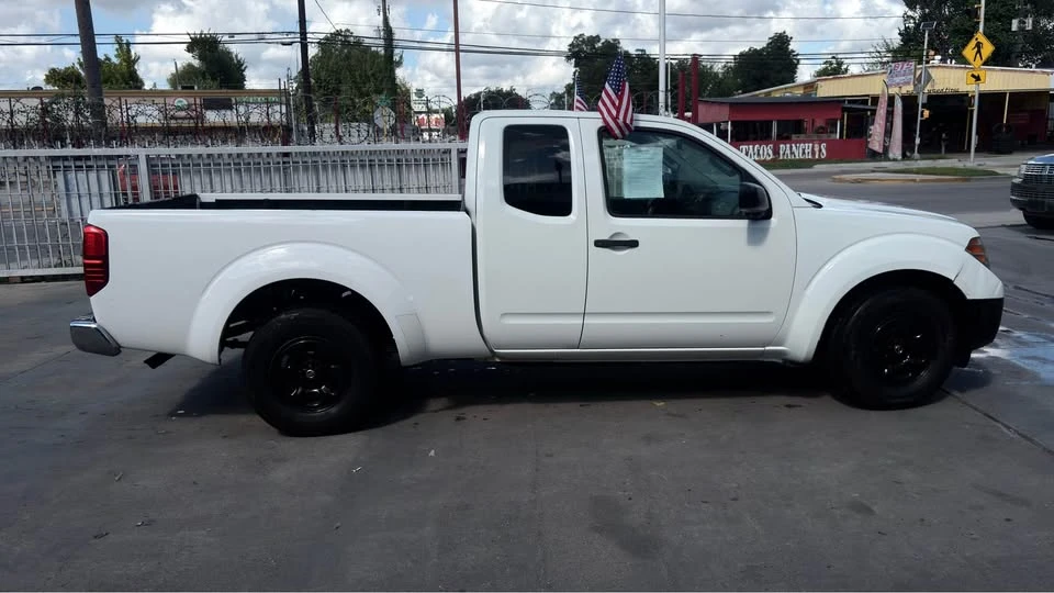 2013 Nissan Frontier 2nd Gen - Image 5 of 10