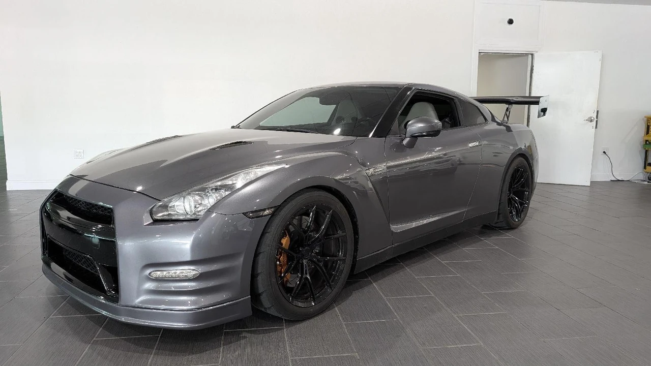 2013 Nissan R35 GT-R Black Edition - Image 2 of 31