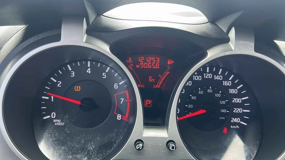 2013 Nissan Juke - Image 14 of 16