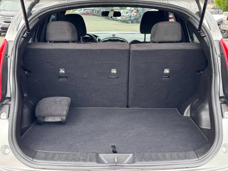 2013 Nissan Juke - Image 12 of 20