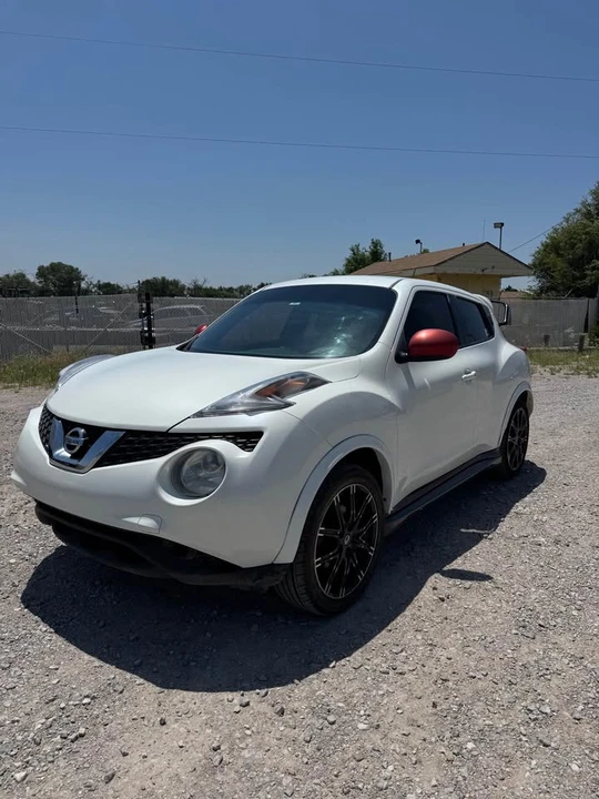 2013 Nissan Juke - Image 2 of 11