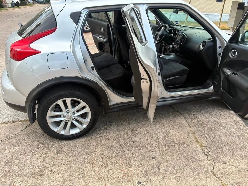 2013 Nissan Juke - Image 2 of 12