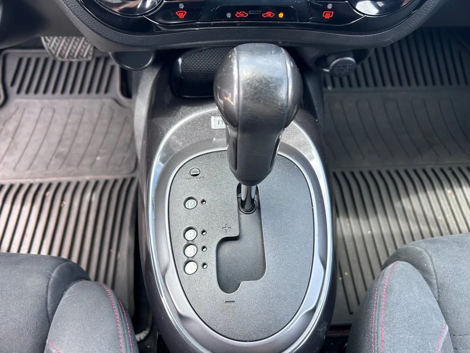 2013 Nissan Juke - Image 12 of 19