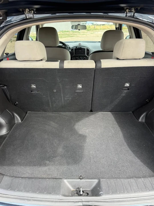 2013 Nissan Juke - Image 11 of 16