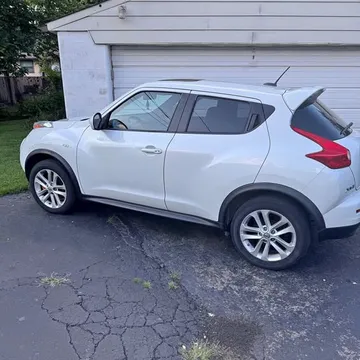 2013 Nissan JUKE SV Sport Utility 4D
