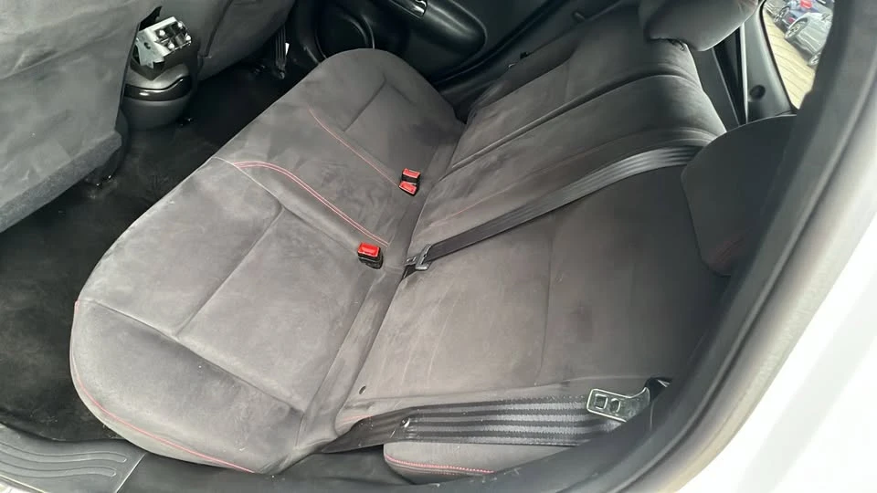 2013 Nissan Juke - Image 16 of 20