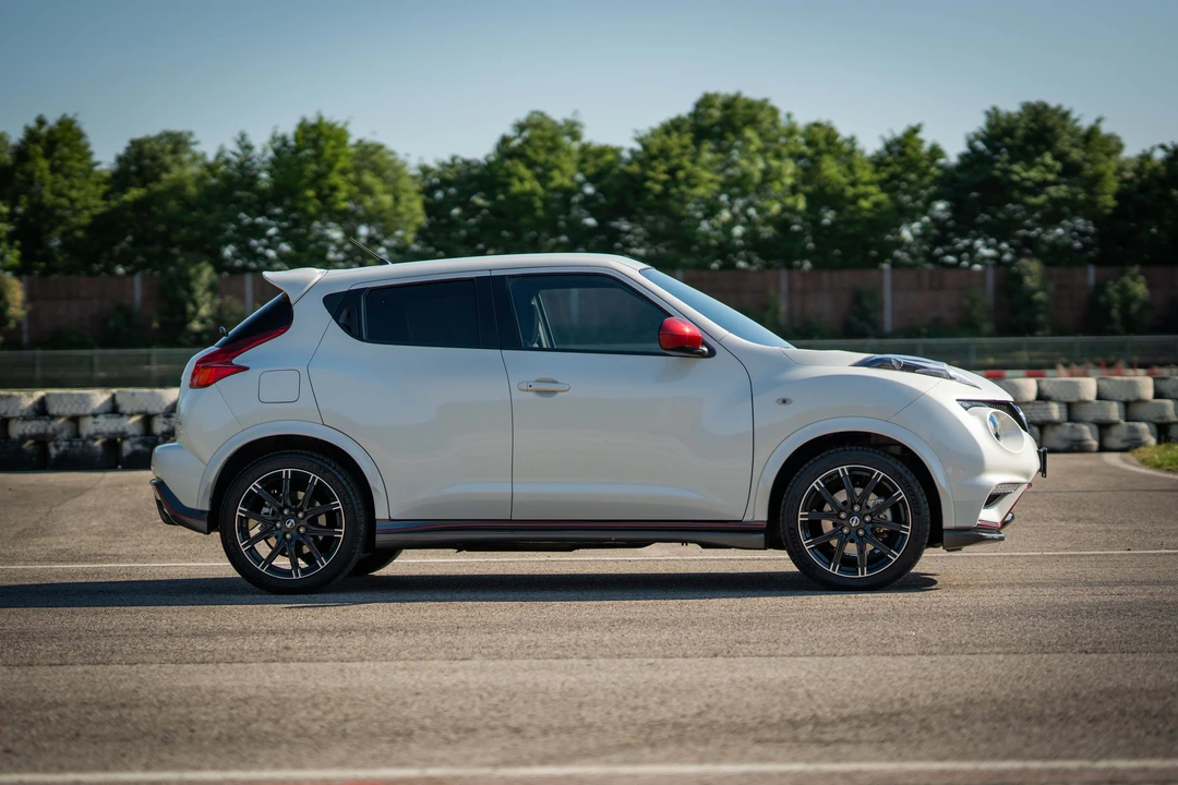 2013 Nissan Juke - Image 8 of 31