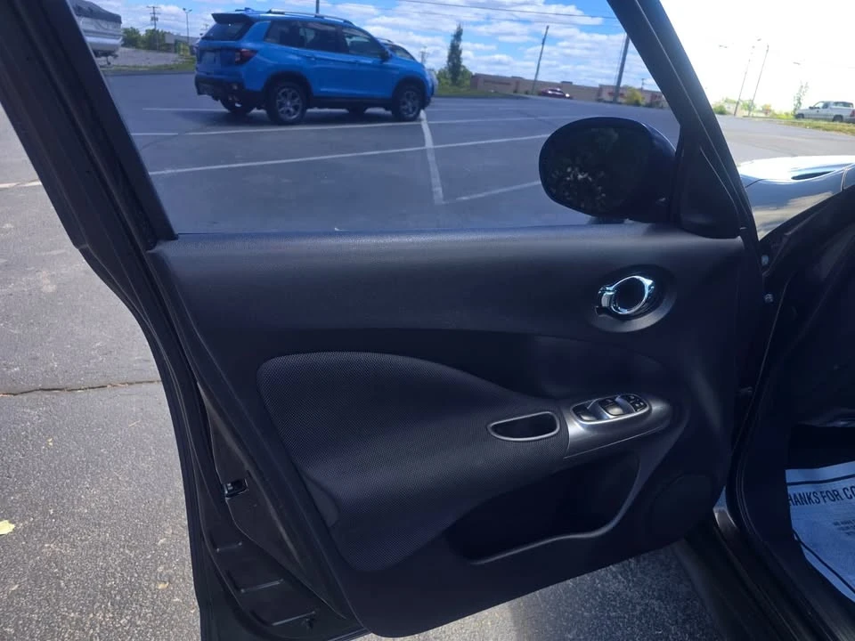 2013 Nissan Juke - Image 6 of 16