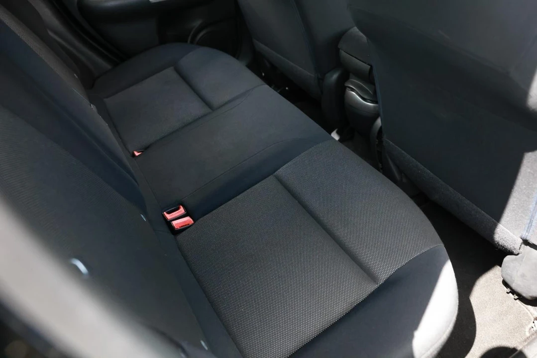 2013 Nissan Juke - Image 12 of 31