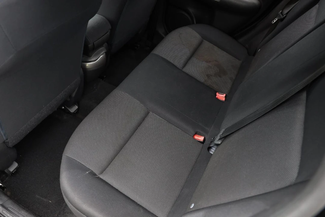 2013 Nissan Juke - Image 10 of 31