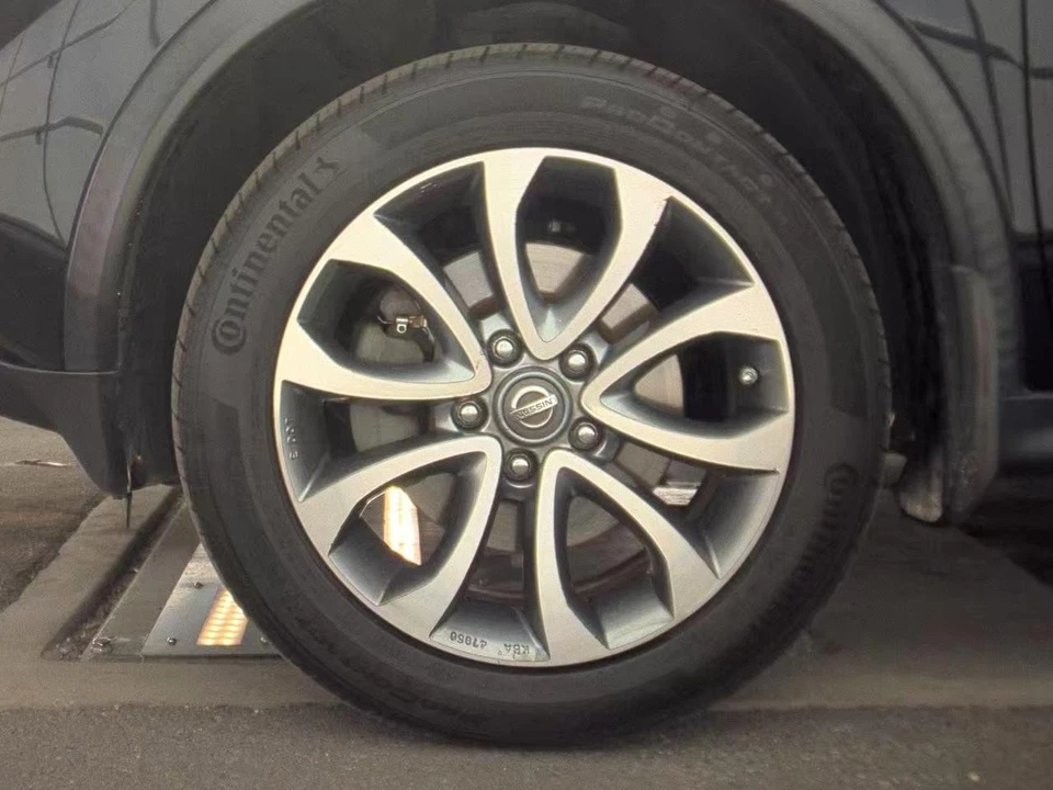 2013 Nissan Juke - Image 7 of 13