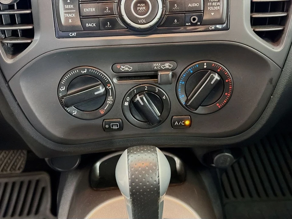 2013 Nissan Juke - Image 16 of 21